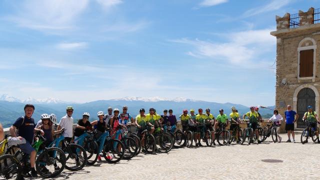 Successo per la Passeggiata turistica in bici lungo la Strada Romantica dei Sibillini