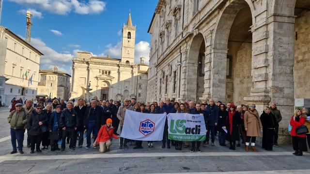 Ascoli: 'Camminata dei musei', più di 100 persone da Marche ed Abruzzo. Iniziativa per contrastare crollo delle visite