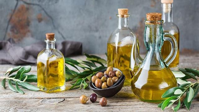 Coronavirus, in Italia raddoppia l’export di olio d’oliva in 20 anni