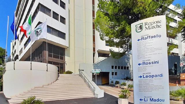 Disabilità sensoriali, dalla Regione Marche contributi per favorire autonomia e comunicazione degli studenti