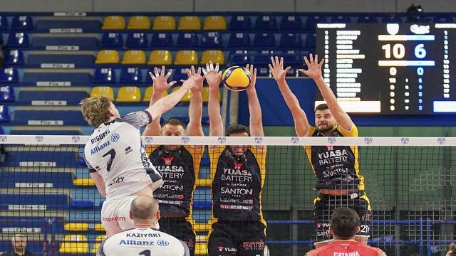 Playoff SuperLega Volley: la Yuasa Battery Grottazzolina perde contro Milano nell'ultimo appuntamento interno