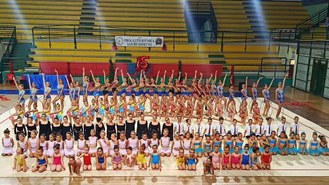 Progetto Ritmica di San Benedetto del Tronto, pieno di applausi e di pubblico per saggio di fine anno
