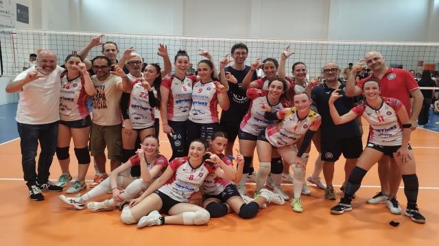 Volley femminile, la Green Motors Happy Car passa anche a Tolentino e vola in Serie C