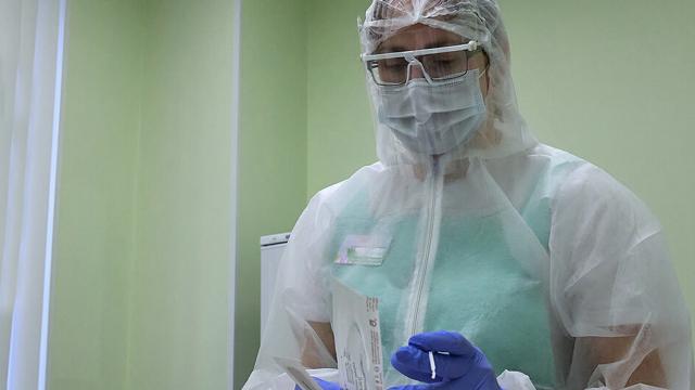 Regione Marche, altri 448 positivi su oltre 1700 tamponi di nuove diagnosi