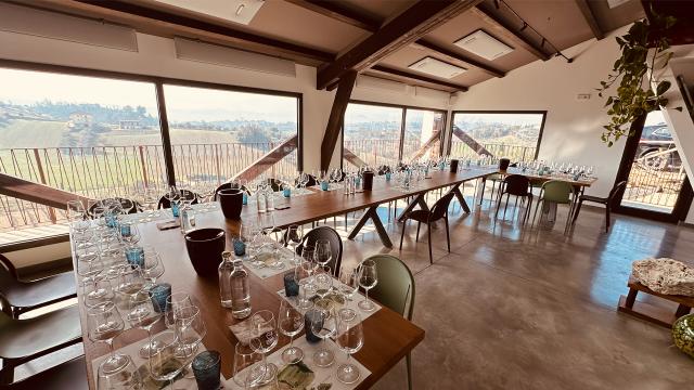 Falerio DOC compie 50 anni: presso Vigneti Vallorani viaggio nei grandi blend del mondo con Master of Wine Pietro Russo