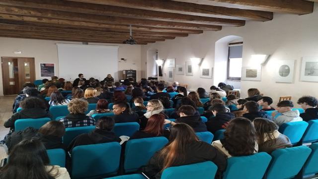 Ascoli: Cartiera Papale, incontro ''Costituzione e fragilità della Democrazia''