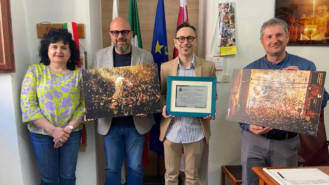 Ripatransone omaggia Luca Cameli: il Cavallo di Fuoco alla mostra internazionale di Trieste