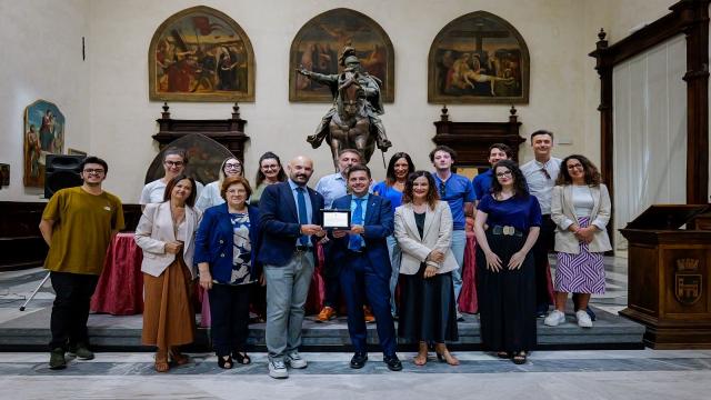Ascoli Piceno, Comune dona una targa a Giocamondo Study per celebrare la quotazione in Borsa