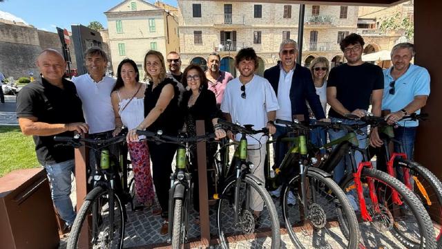 Mobilità sostenibile e cicloturismo: a Offida arrivano le city bike elettriche gratuite