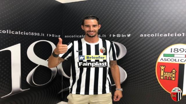 Ascoli Calcio, il terzino destro Salvi è ufficialmente bianconero: “Sono qui anche grazie a Dionisi”