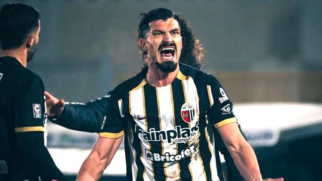 Ascoli Calcio, per Varone venti squadre cambiate dal 2009. Solo con la Reggiana ha completato due stagioni di fila