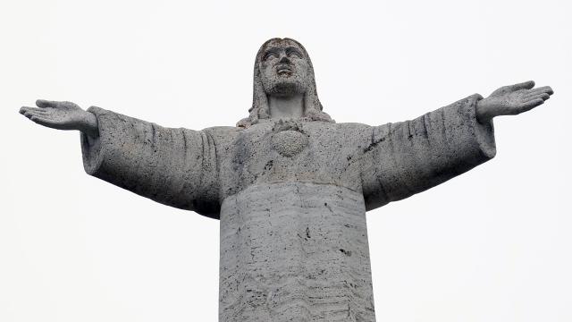 Ascoli Piceno, riqualificato il Cristo Redentore. Fioravanti: “Luogo molto significativo per la città”