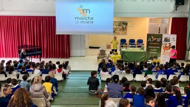 Ascoli Piceno, gli alunni della primaria Don Giussani partecipano a 'Miele a Merenda': ''Far conoscere le produzioni''