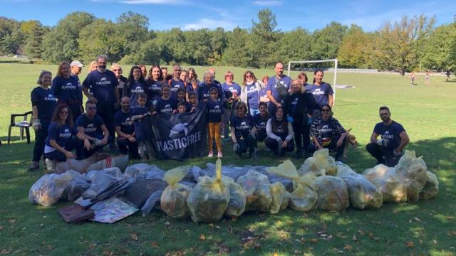 Ascoli Piceno, raccolti oltre 2 quintali di rifiuti sul Pianoro di San Marco grazie all'iniziativa 'Plastic Free'