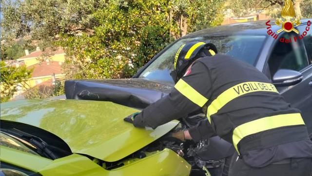 Scontro frontale tra auto a Castel di Lama. Intervento dell'eliambulanza per uno dei due feriti