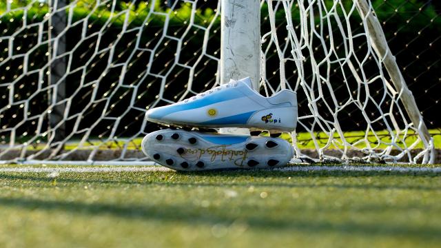 Pantofola d'Oro e Javier Zanetti presentano una collaborazione epica nel mondo del calcio