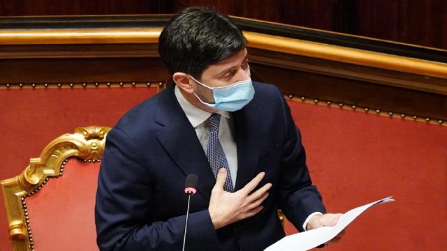 Coronavirus, Speranza: “Non ci sono condizioni per abbassare misure di contrasto pandemia”