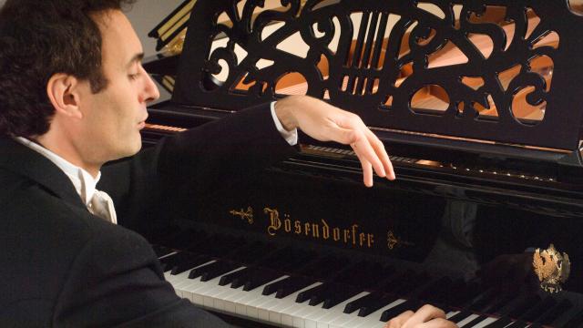 Ascoli, recital di pianoforte con Gianluca Luisi all'auditorium ''Emidio Neroni''