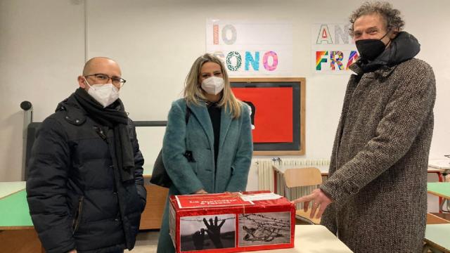 Giornata della Memoria, Comune Folignano dona libri agli studenti
