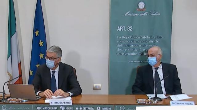 Istituto Superiore Sanità, Brusaferro: “In Italia crescita lenta grazie a sforzi fatti durante le feste”
