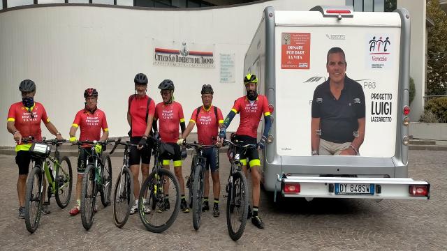 'Donare per dare la vita', in bici lungo mezza Italia per sostenere la ricerca medica. Tappa a San Benedetto