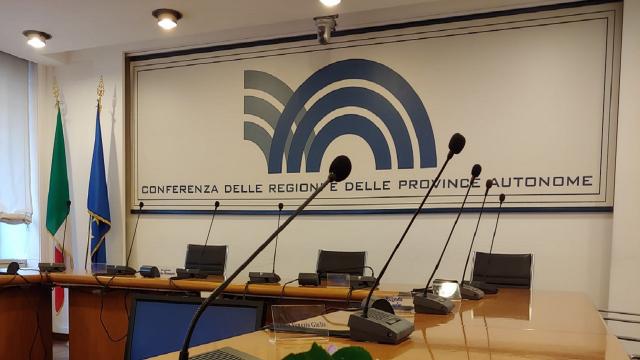 Coronavirus: capienza impianti sportivi, Conferenza Regioni accoglie richiesta Acquaroli su unanimità nazionale