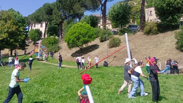Associazione Marche a Rifiuti Zero, ripulito il giardino comunale di Venarotta
