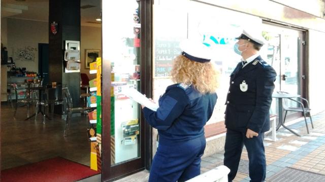 Coronavirus, a Grottammare controlli a tappeto della Polizia nelle attività commerciali