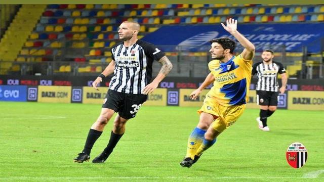 Ascoli Calcio, Vellios: ''In bocca al lupo ragazzi, tornerò più forte che mai''
