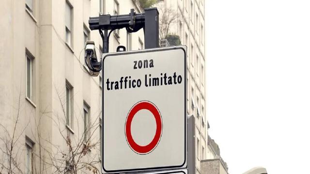 Ascoli Piceno: demolizione fabbricato, regolamentazione circolazione in Via Cellini e Piazza Cantalamessa