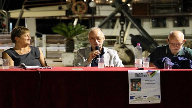 Diego Marani incanta il Circolo Nautico Sambenedettese con ''L’ultima falsità''