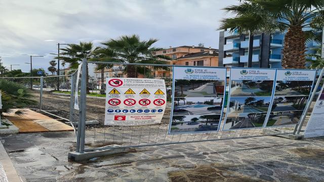 Grottammare, panchine smart e sedute letterarie per il nuovo Lungomare