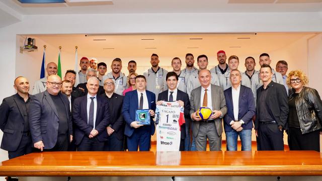 Presidente Acquaroli riceve Yuasa Battery Grottazzolina in Regione: “Promozione in Superlega risultato straordinario”