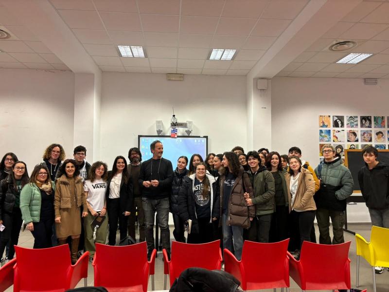 San Benedetto: ''Tra le righe'', alla Lesca gli studenti incontrano Piero Negri Scaglione