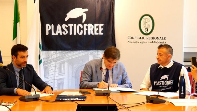 Marche: Protocollo d’intesa tra il Consiglio regionale e Plastic Free Onlus