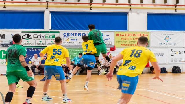 Pallamano, l'Handball Club Monteprandone si congeda dal pubblico amico tenendo testa alla corazzata Belluno