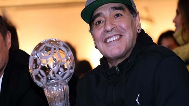 Figc, nel weekend un minuto di raccoglimento in tutti i campi in memoria di Maradona