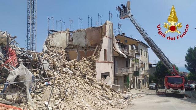 Monteprandone, crollata sulla strada sottostante parete di immobile in ristrutturazione. Nessuna persona coinvolta