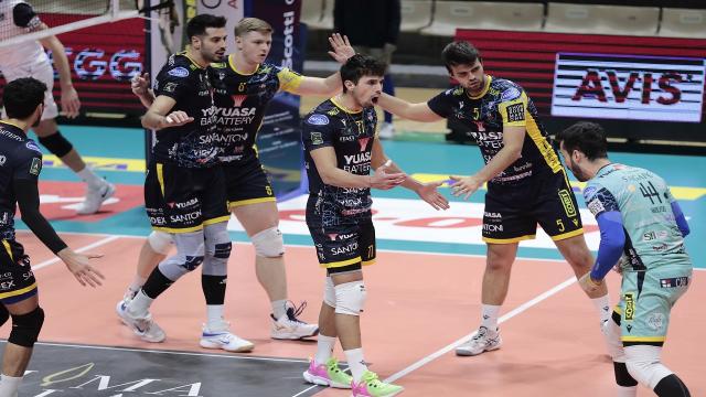 Pallavolo A2, la Yuasa Battery Grottazzolina non ha paura del freddo della vetta. Vittoria per 3-1 a Siena