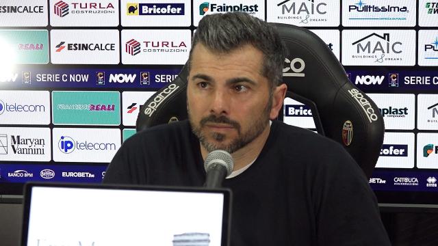 Ascoli-Pineto 0-1, la voce di Tisci in sala stampa: “Bravo Bruzzaniti a capitalizzare subito l'espulsione di Baldassin”
