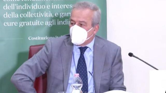 Brusaferro: “Sovraccarico ancora alto in alcune regioni”. Locatelli: “Capodanno in piazza? Inimmaginabile”