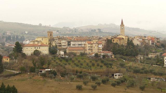 Appignano del Tronto lancia una raccolta fondi online per aiutare la cugina che lotta contro un tumore
