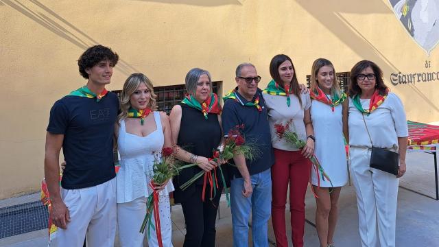 Quintana Ascoli Piceno, continua la tradizione della ‘rosa rossa’ a Sant'Emidio: la dama del Grifone sarà Giulia