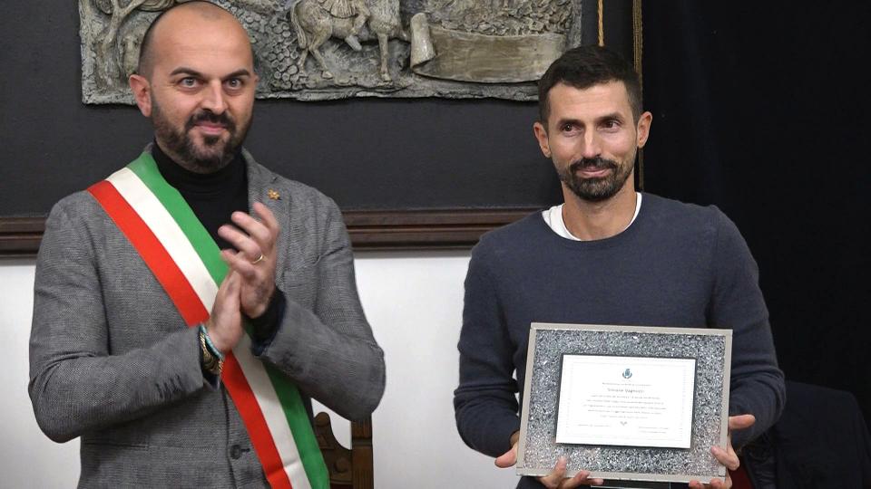 Tennis, Vagnozzi celebrato dal Comune di Castorano: “Nel 2024 Sinner sogna di vincere uno Slam e le Olimpiadi”