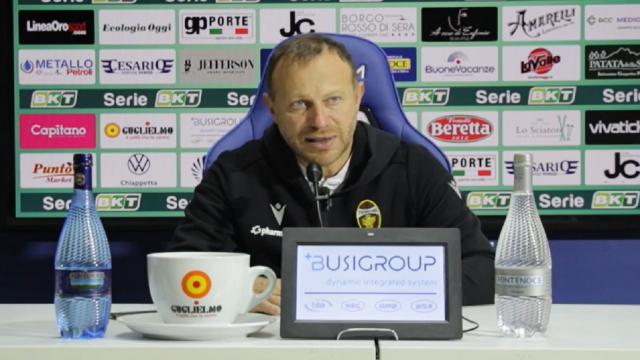 Cosenza-Ternana 1-3, voci Caserta (“Accettiamo contestazione”) e Breda (“Gol bellissimi, non dobbiamo sprecare tempo