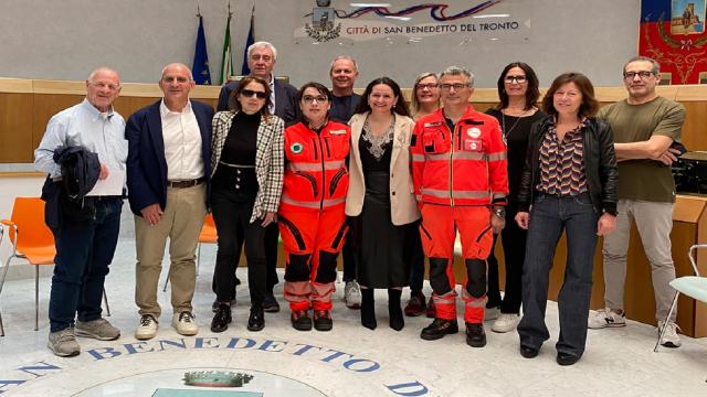San Benedetto, il progetto per il trasporto sociale “M’App” apre a tutti e lancia il numero verde