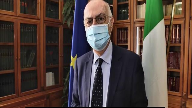 Coronavirus, allarme Istituto Superiore Sanità: “Limitate uscite da casa allo stretto necessario”