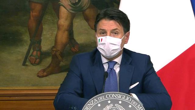 Dpcm Natale, Conte: “Dal 21 Dicembre al 6 Gennaio vietati gli spostamenti tra regioni”