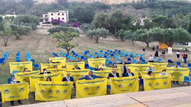 Bandiere Gialle, i ComuniCiclabili si incontrano a Grottammare. Torna raccolti oli esausti