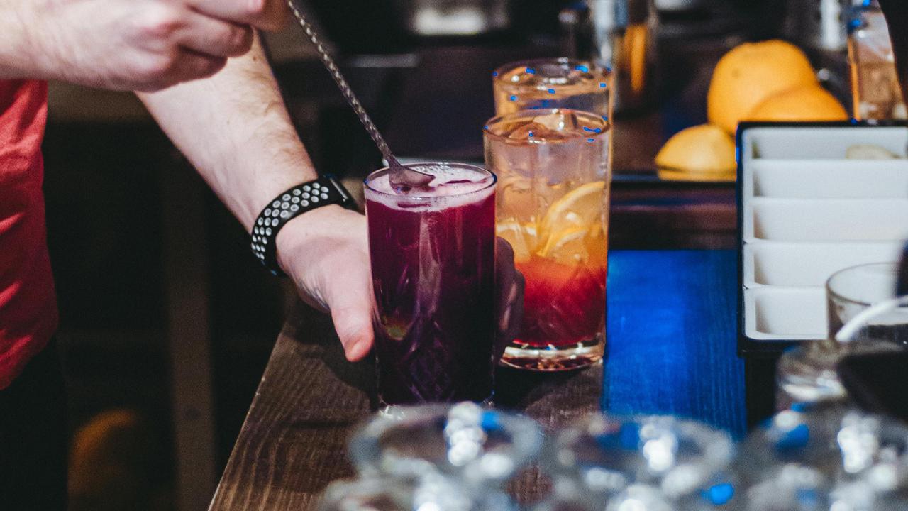 Offida, controlli durante 'Domenica degli amici': contestata somministrazione alcolici a minore e violazioni prescrizioni per la sicurezza 